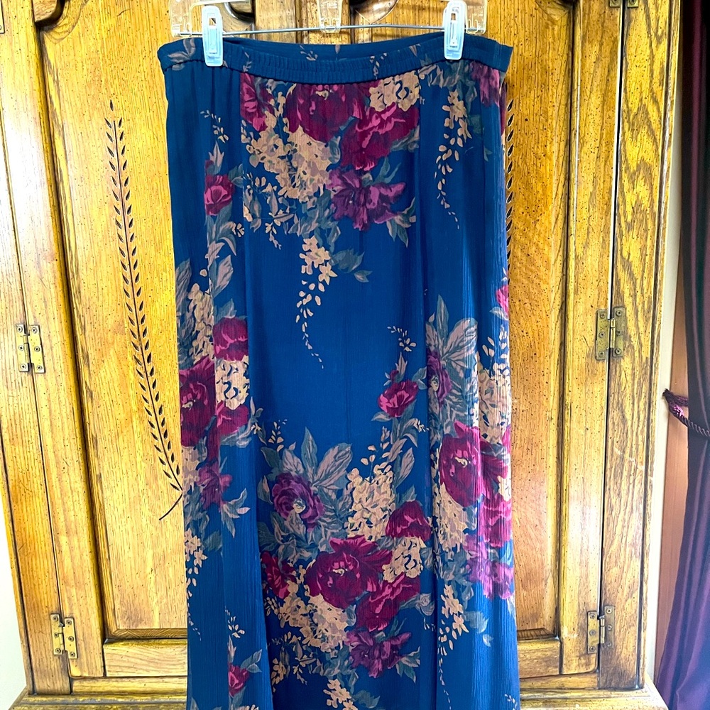 Ladies skirt